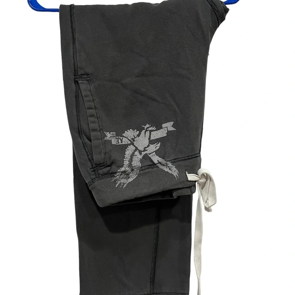 American Eagle Outfitter, Thick and cozy sweats for men or woman- Gray- Size: M - Picture 3 of 4